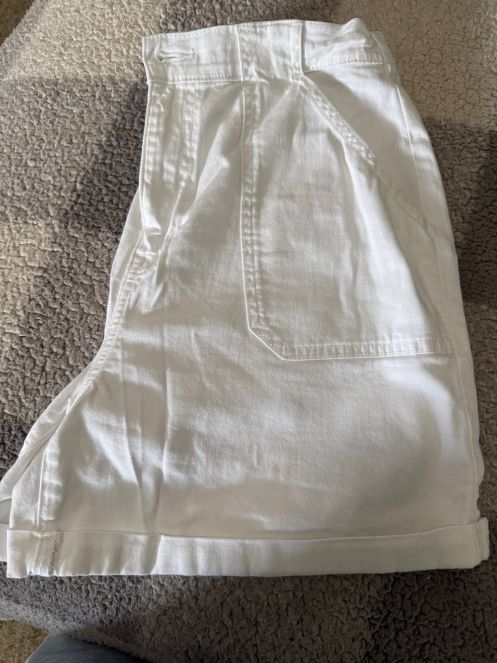 Gloria Vanderbilt White High-Rise Casual Shorts